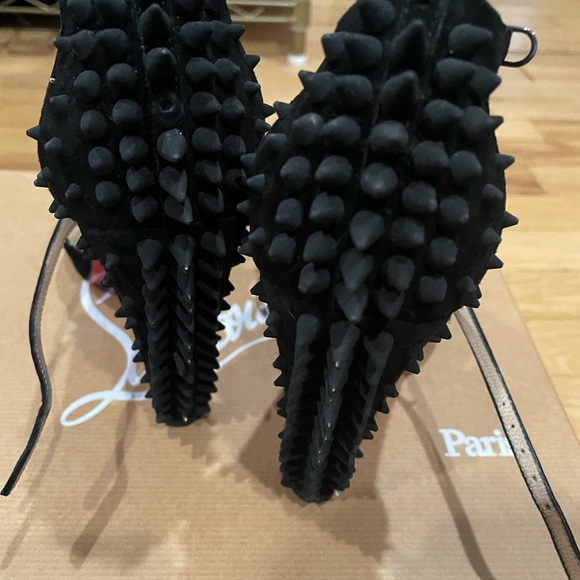 GOLDOSTRAP 100 VEAU/VELOURS Christian Louboutin EU 39.5 black spiked heels - Picture 4 of 8